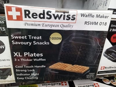 Picture of RedSwiss 3 In 1 Sandwich Maker RSWM-018 with Sandwich Plate, Grill Plate & Waffle Plate - Black