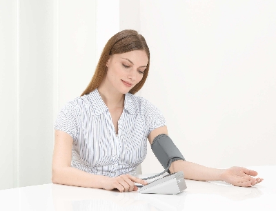Picture of German Beurer BM 35 upper arm blood pressure monitor  With patented resting indicator (,M (8.7 - 12.5 inch))