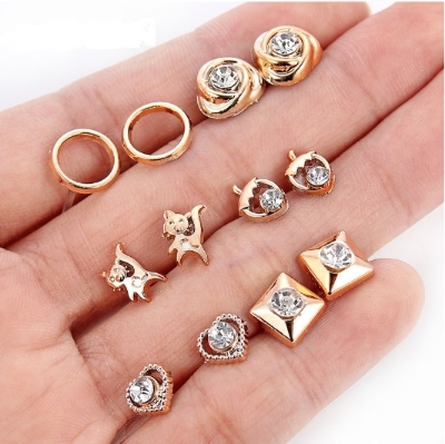 Picture of 36Pairs Earrings Mixed Styles Rhinestone Sun Flower Geometric Animal Plastic Stud Earrings Set For Women Girls Jewelry(Gold)