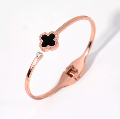 Picture of Adjustable open four leaf clover bracelet Cuff Bracelet(Gold)