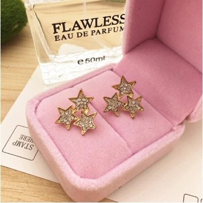 Picture of Korean Cubic Zirconia Stud Earrings Fashion Jewelry Crystal Star Earrings for Women Girls(Gold)