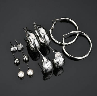 Picture of 6 Pairs of Rhinestone Set Big Circle Leaf Earring for Women Fashion Jewelry Set