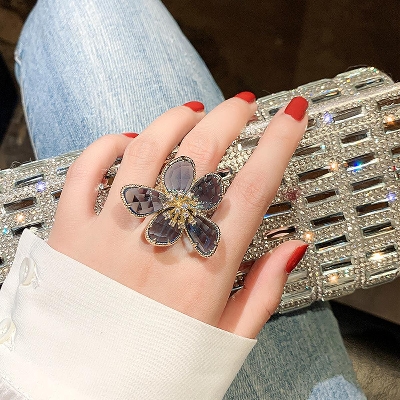 Picture of Fashion exaggerated crystal flowers ring feminine female temperament Korean fashion opening Finger Ring- 1 Piece