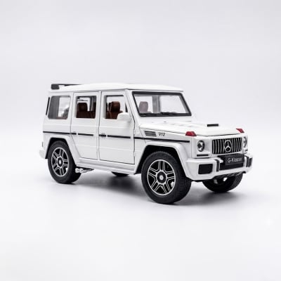 Picture of White 1:24 diecast alloy car mercedes benz die cast model g-class alloy toy car - White