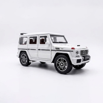 Picture of White 1:24 diecast alloy car mercedes benz die cast model g-class alloy toy car - White