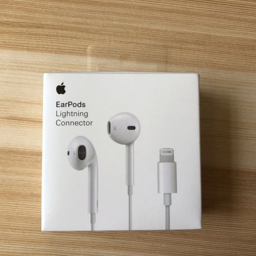 Picture of EarPods For Iphone with Lightning Connector In Ear Earphones And Headphone With Microphone For iphone Direct connection (White)