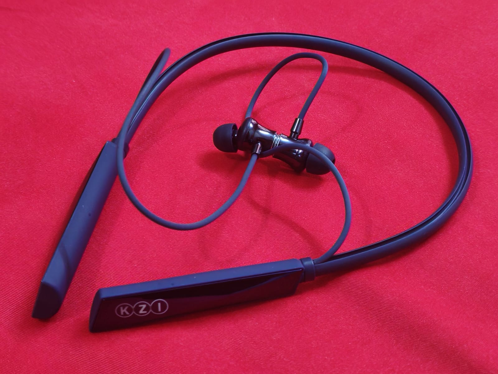 Picture of KZI K-300 Neckband Bluetooth Headset BT5.4 Sports Headset Magnetic on/off - Vibration - Voice Changer--Long Battery- Bluetooth neckband - best neckband (Navy Blue)