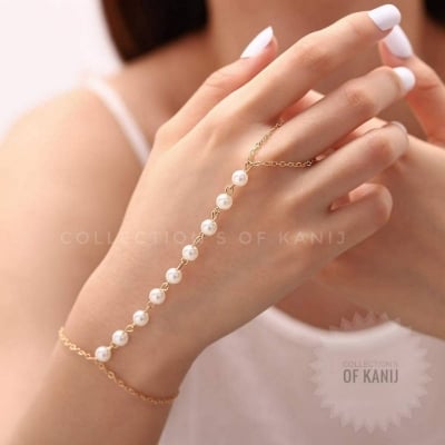 Picture of Women's Bracelet with Pearl And Chain