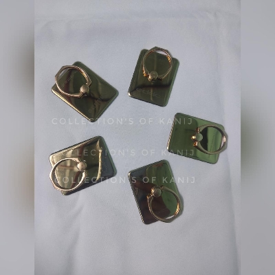 Picture of Finger Rings Pop Up For A Better Grip On Your Phone