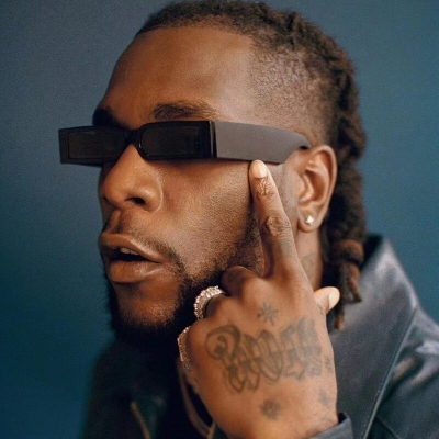 Picture of New Fashion Rectangle Frame Stylish Modern Sunglasses-Small Frame Square Sunglasses -New narrow frame width small box sunglasses , Vintage Colorful Wide Leg Eyeglasses Summer Glasses Luxury for Men Women (D Black,Black,Black)