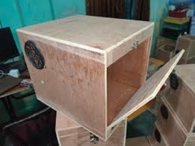 Picture of Breeding Box for cockatiel bird-01 pc