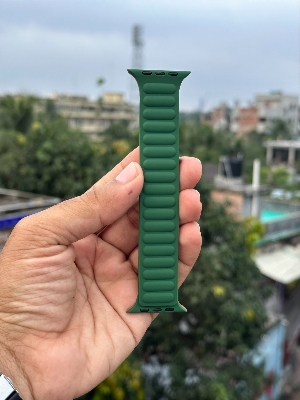 Picture of Pix Apple Watch Magnetic Silicon Strap Belt - Adjustable Magnetic Silicon Loop Silicon Strap for Apple Watch 42/44/45/49mm (Light green,Freesize)