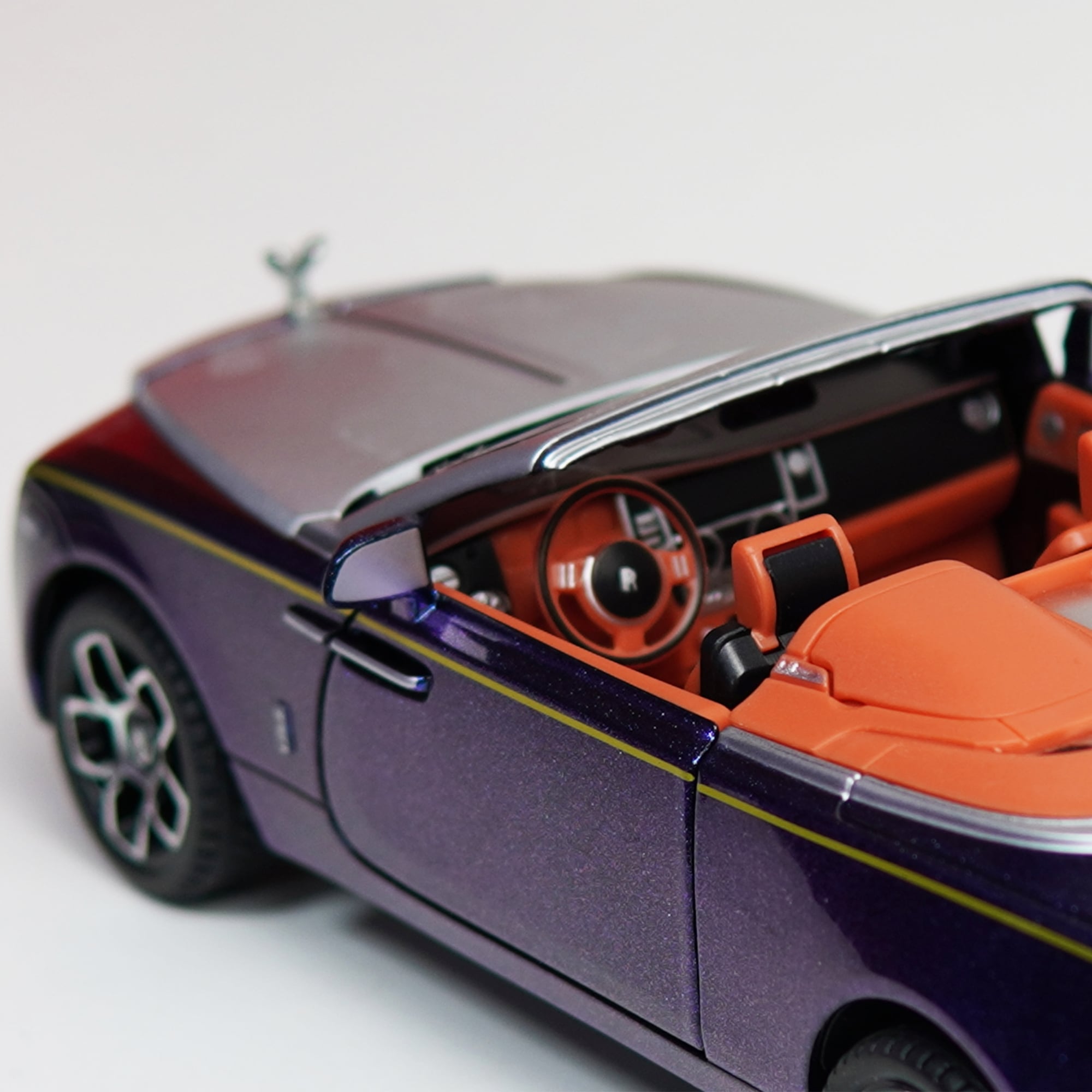Picture of Rolls Royce Wraith 1/24 Metal Die Cast Car Sound Light Metal Car (Purple)