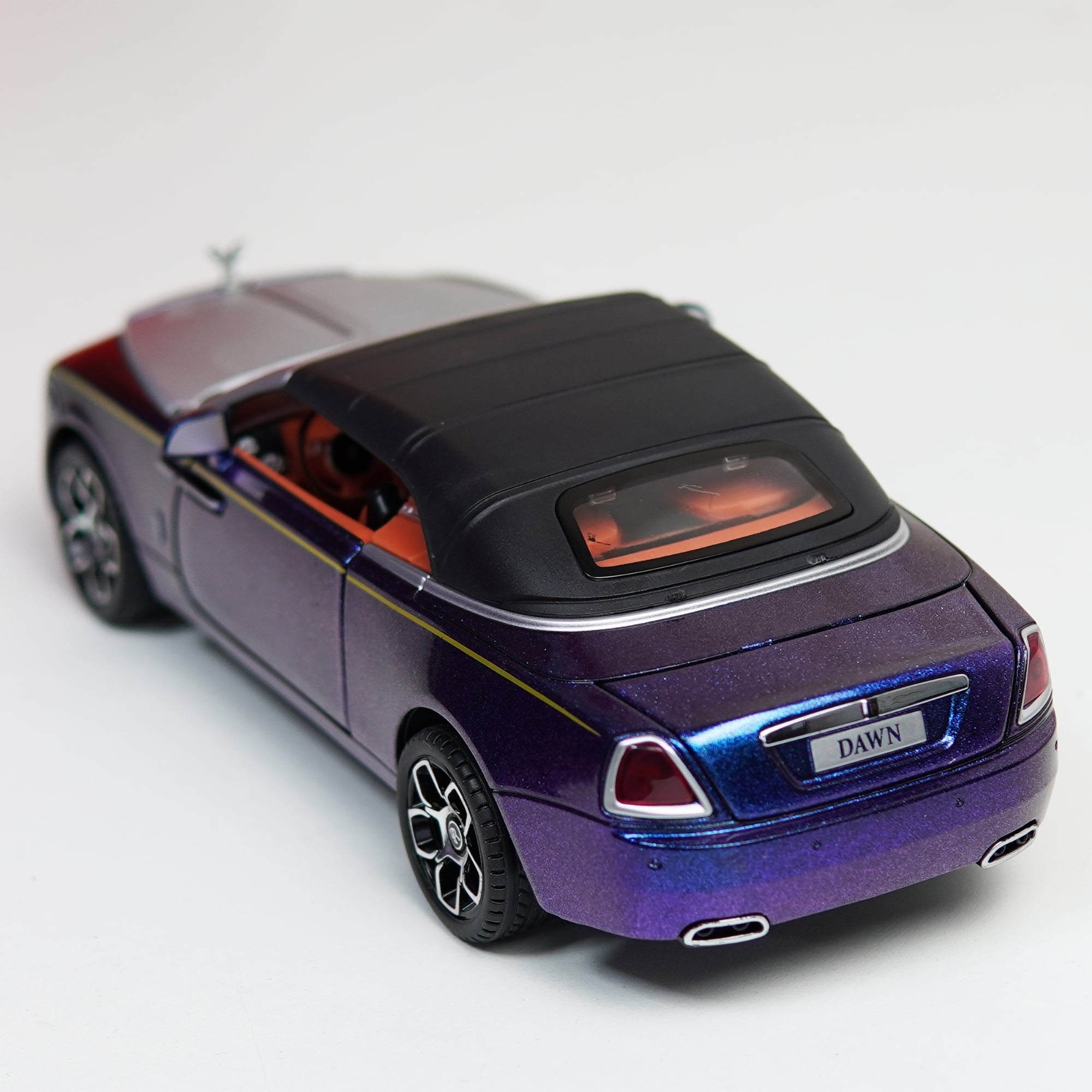 Picture of Rolls Royce Wraith 1/24 Metal Die Cast Car Sound Light Metal Car (Purple)