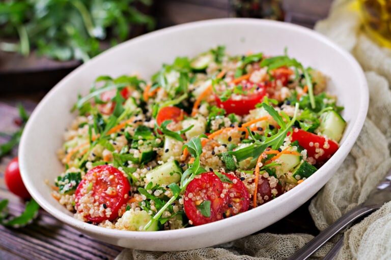 Picture of Quinoa Seeds For Diet Food, Fiber Rich And Rich in Protein, 1 KG 