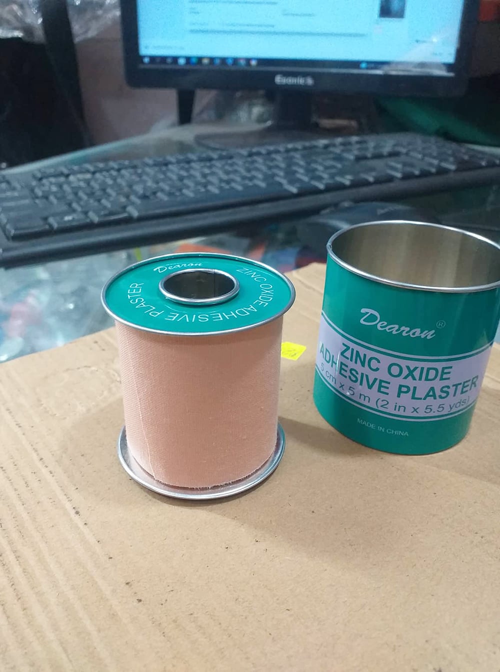 Picture of 5cm X 5 m (2 inchin/5.5 yds) Zinc oxide adhesive plaster bandage - skin