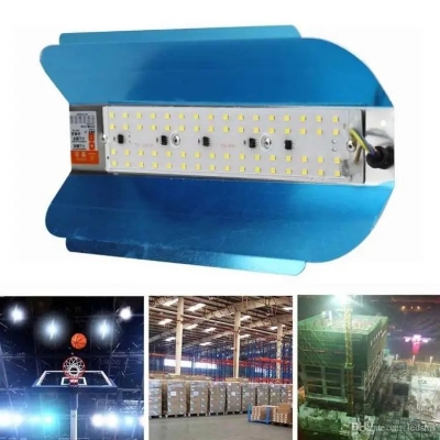 Picture of 50W LED Search Light Sport Light AC 100~220V Waterproof Powder Coated Shade with Handle for Badminton Field Road Shop Foot Market Factory Outside 