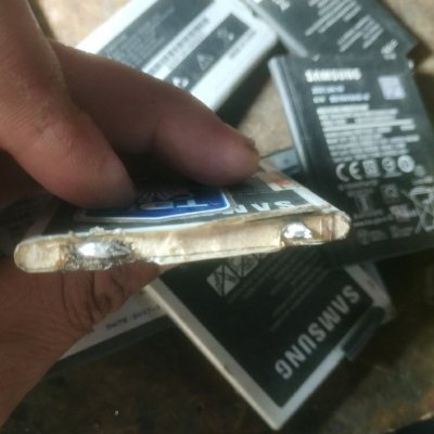 Picture of Strong Rosin Soldering Agent Non-Clean Flux White Stainless Steel Plate 18650 Battery Welding Water Flux Easy to Use and Maintain 