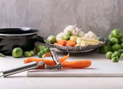 Picture of Julienne Vegetable Peeler and Cutter Best Tool for Making Decorative Salads | MNK SHOP(Silver)