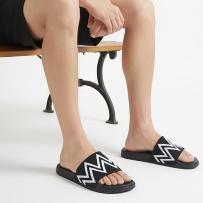 Picture of Men’s Soft Stride Daily Slipper – Zigzag Peak