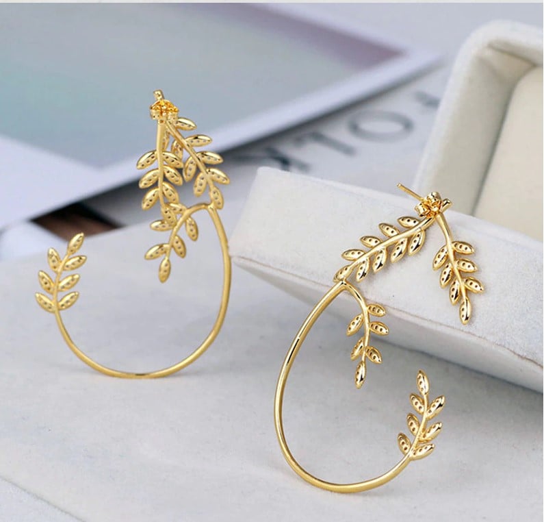 Picture of 1pcs Boho Fashion Jewelry Earrings Rhinestone Leaf Design  Earring Accessories For Women