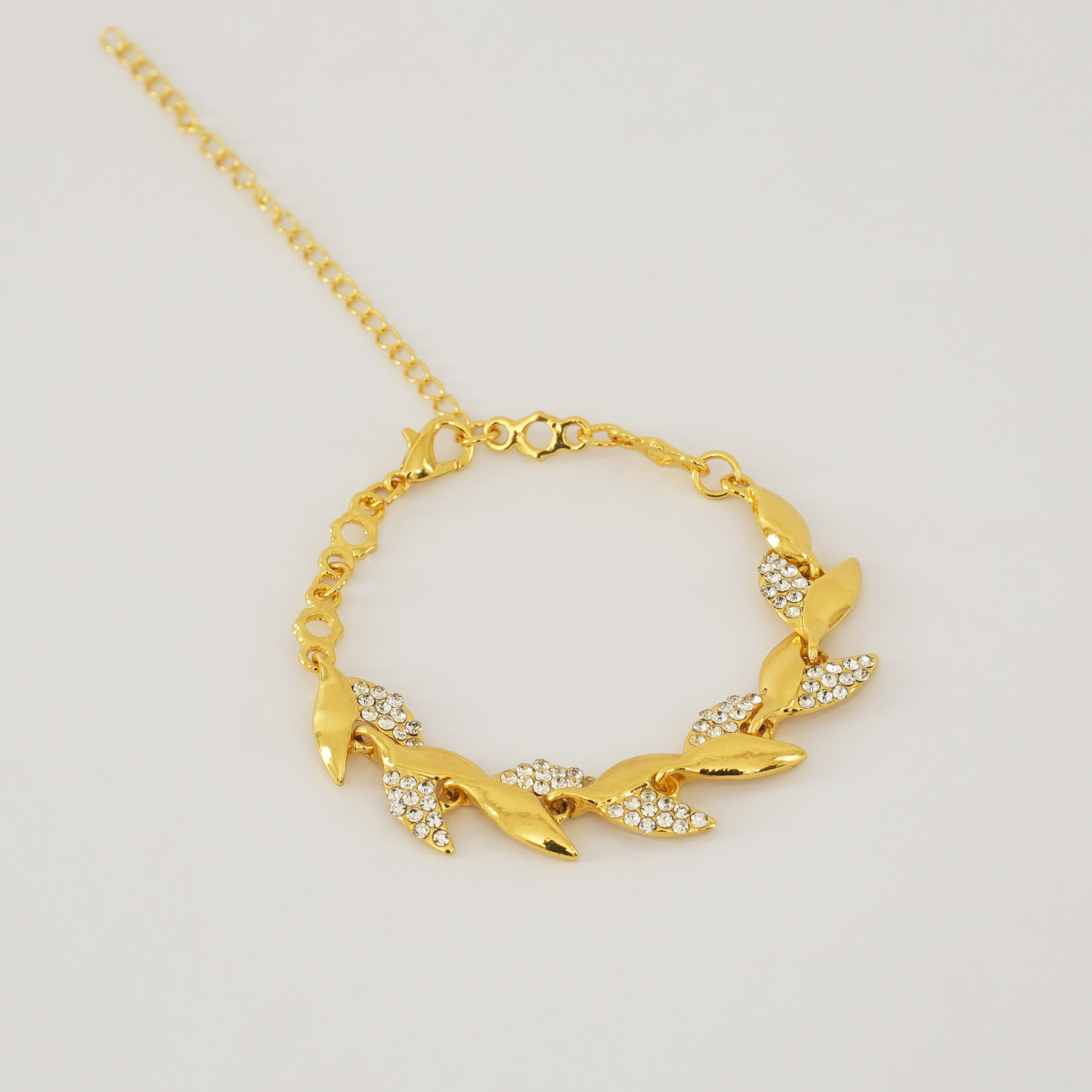 Picture of Bohemian Style Women Girls Bracelet Rhinestone Leaves Chain Bangle Luxury Wedding Jewelry