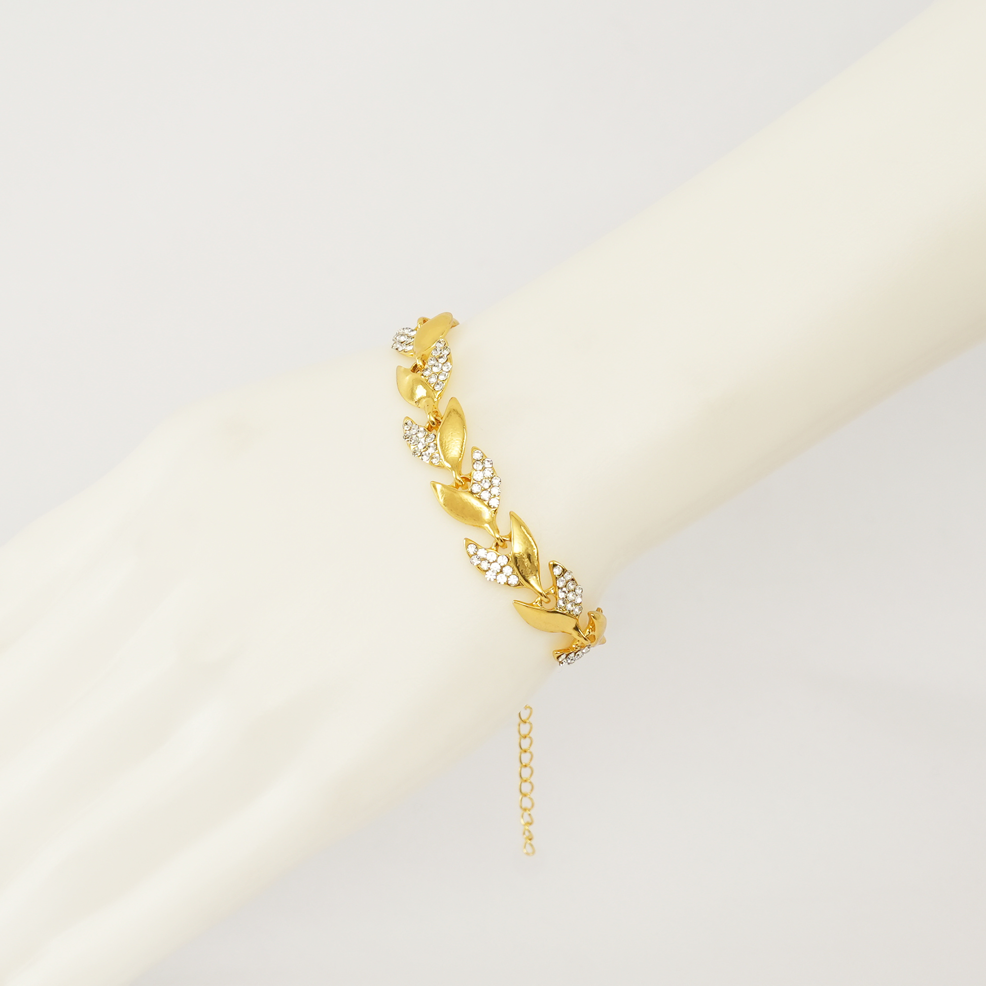 Picture of Bohemian Style Women Girls Bracelet Rhinestone Leaves Chain Bangle Luxury Wedding Jewelry
