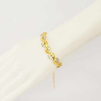 Picture of Bohemian Style Women Girls Bracelet Rhinestone Leaves Chain Bangle Luxury Wedding Jewelry