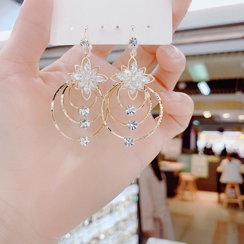 Picture of 2022 New Fashion Fine Crystal Flowers Drop Earrings Joker Multilayer Geometric Circular Atmosphere Women Dangle Earrings - Ear Ring