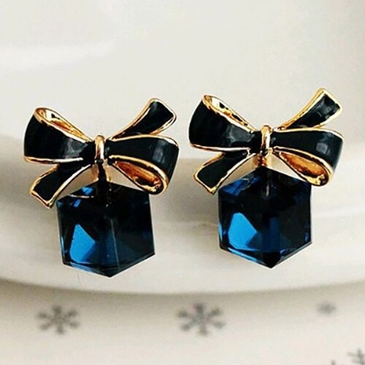 Picture of New fashion Wild Crystal Square Cute Bow Stud Earrings For Women girl Accessories jewelry wholesale