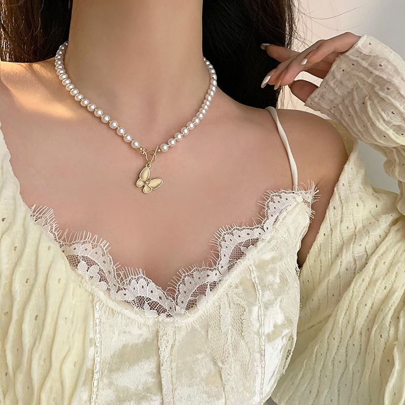 Picture of Trendy Butterfly Necklace Female Personality Clavicle Chain Necklace for Girl