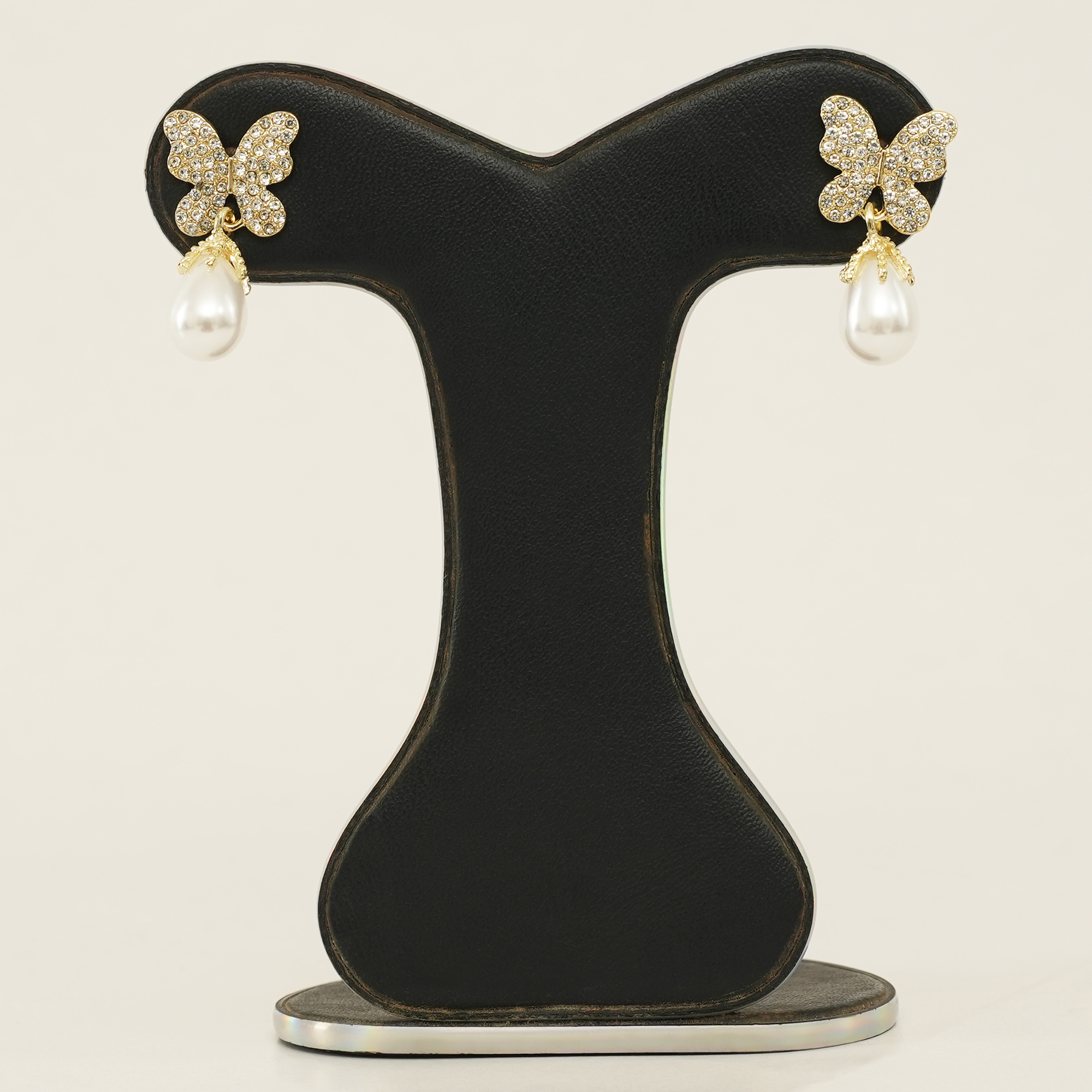 Picture of Korean version of fashion hot selling earrings simple temperament crystal butterfly pearl ear nail Earrings women