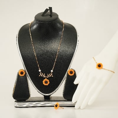Picture of 4Pcs  Sunflower Shape Set Vivid  Leaf Decor  Necklace Ring Bracelet and Earring Jewelry Set for Girls and Women for Wedding ,Party and Different Occassions