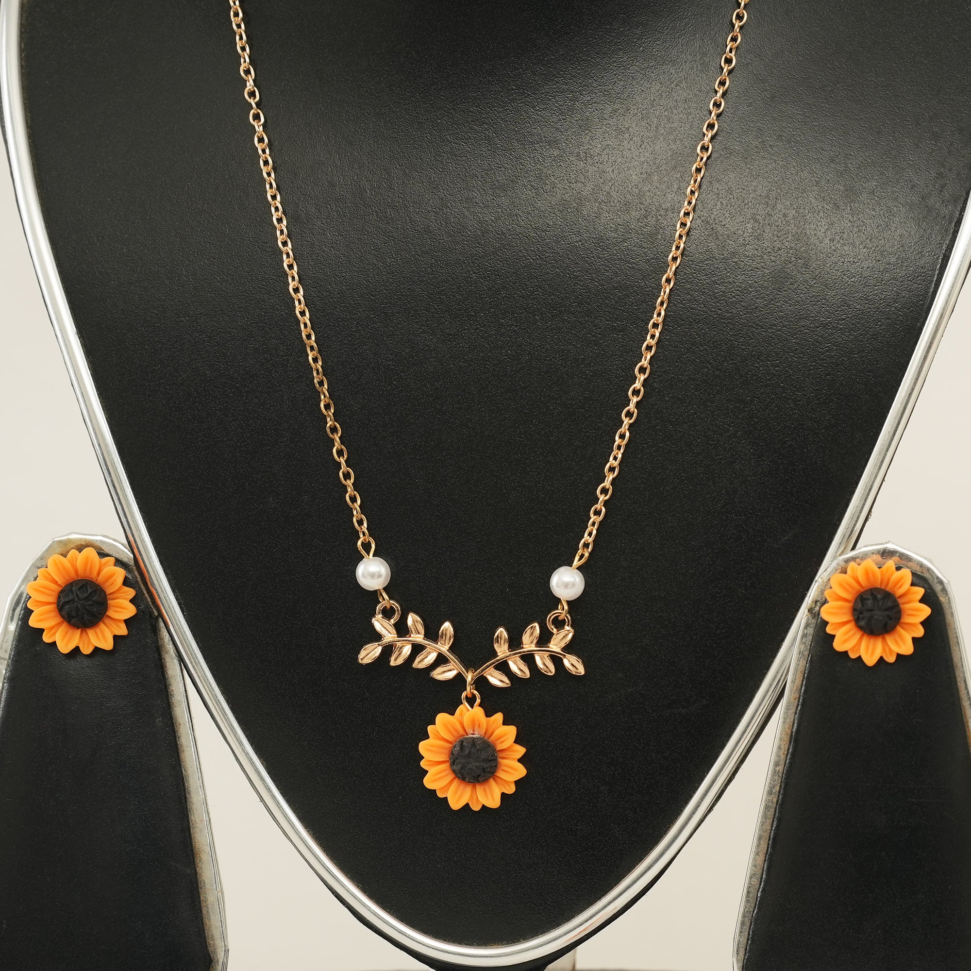 Picture of 4Pcs  Sunflower Shape Set Vivid  Leaf Decor  Necklace Ring Bracelet and Earring Jewelry Set for Girls and Women for Wedding ,Party and Different Occassions