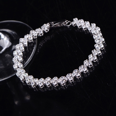 Picture of Love Shape Crystal Zircon Bracelet for girls and womens