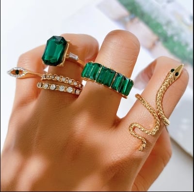 Picture of 6PCS Green Crystal Snake Rings Set for Women Gold Plated Vintage Aesthetic Geometric Luxury Metal Retro Finger Ring Jewelry Gift
