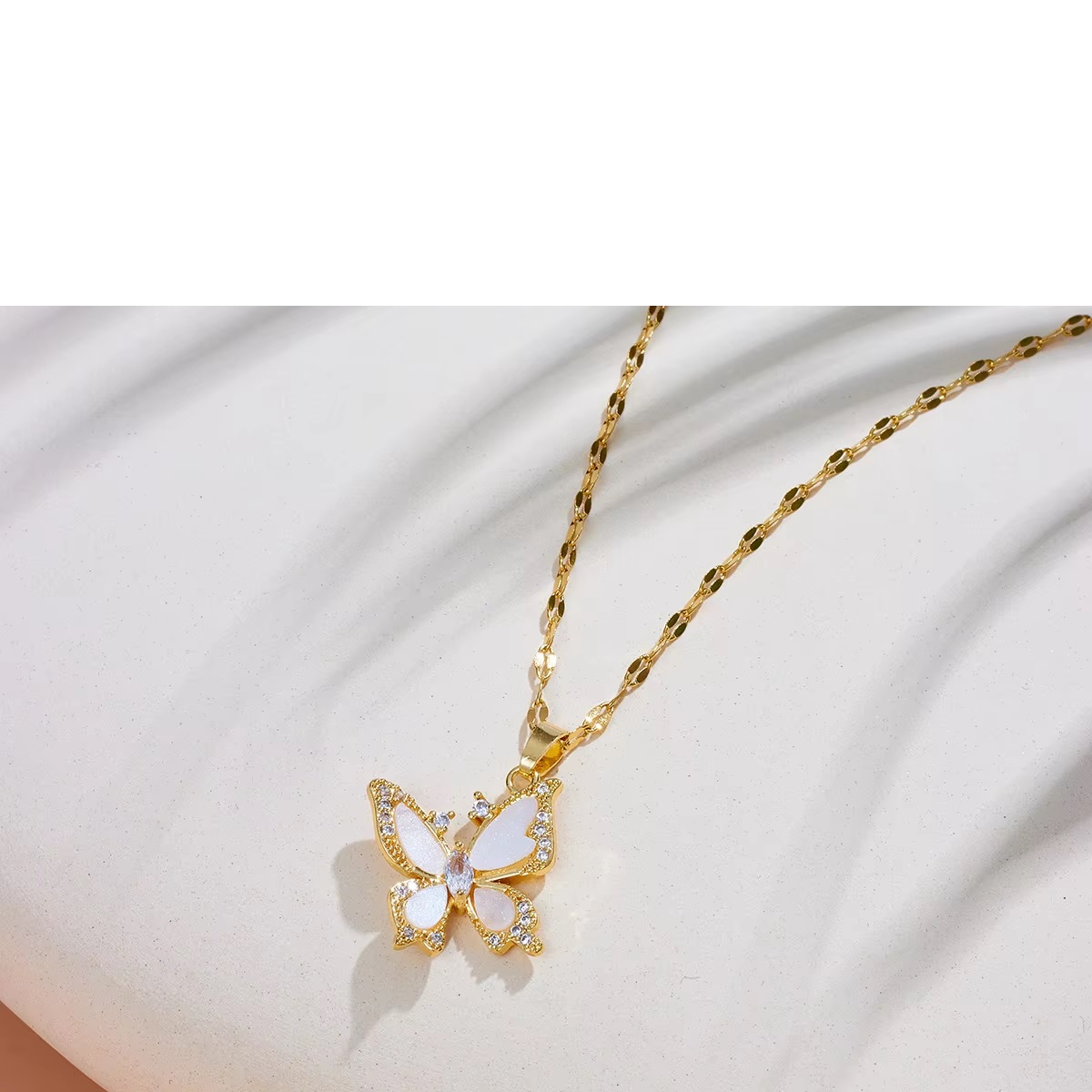 Picture of Butterfly Pendant Necklace for Girls and Women in Anniversary and Birthdayparty GIFT