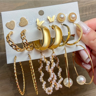 Picture of 9Pcs Geometric Hoop Earrings Set for Women Pearl Round Twisted Heavy Metal Earrings Hepburn Style Vintage Pearl Fashion Jewelry