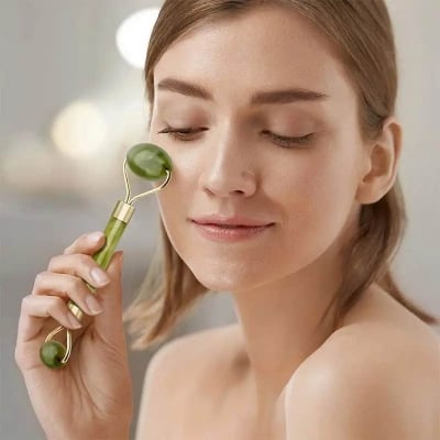 Picture of Green Natural Jade Massage Spa Rollers + Gua Sha Board Scrapers Set for face body relaxation anti-aging message