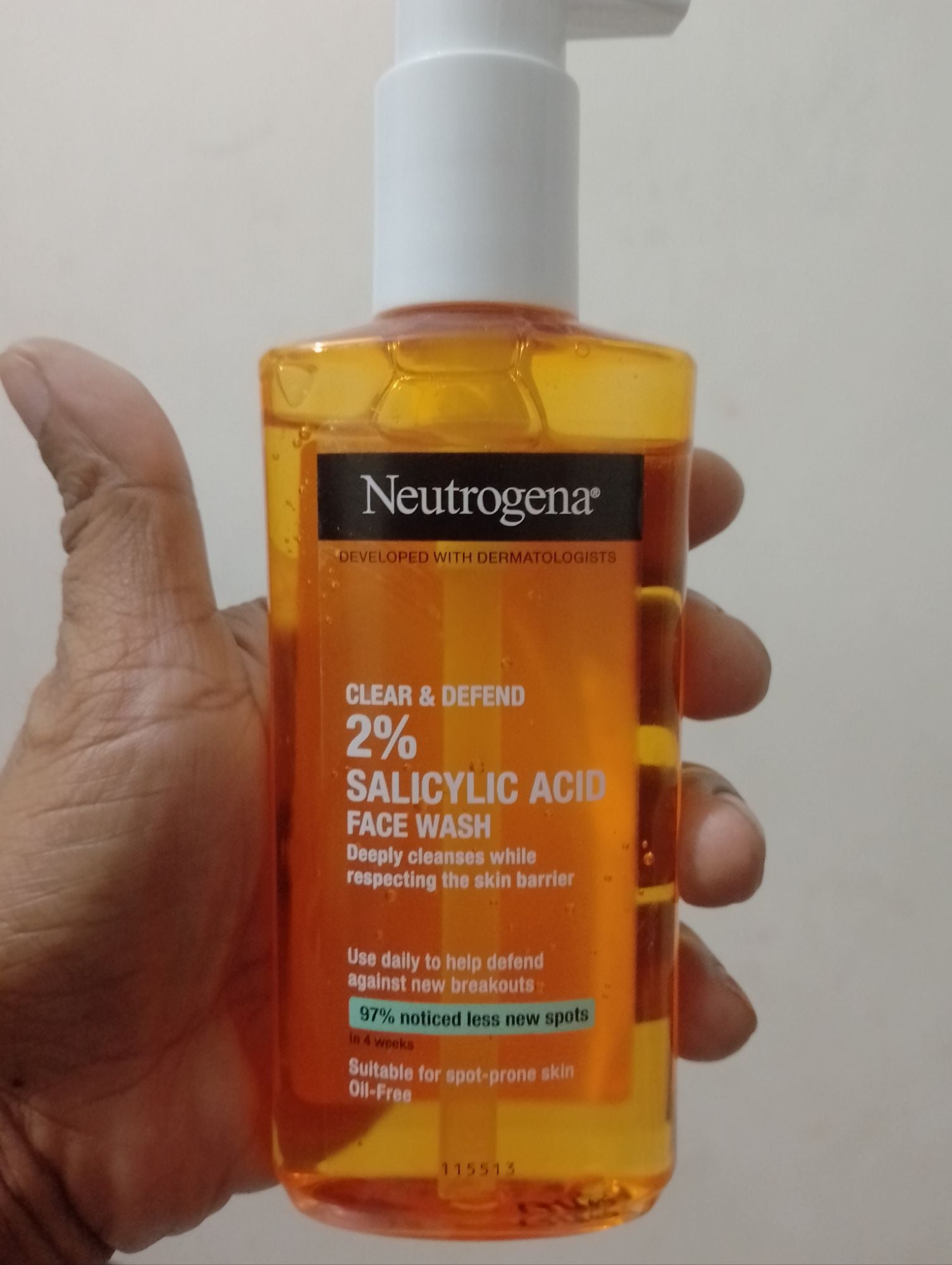 Picture of Neutrogena Clear & Defend 2% Salicylic Acid Facial Wash 200ml – Daily Acne Cleanser (GR) - CLEAR