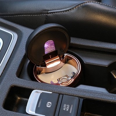 Picture of Car Ashtray LED Light with Lid Ceramic Liner Layered Flame Retardant Heat Insulation Smoke Extinguisher