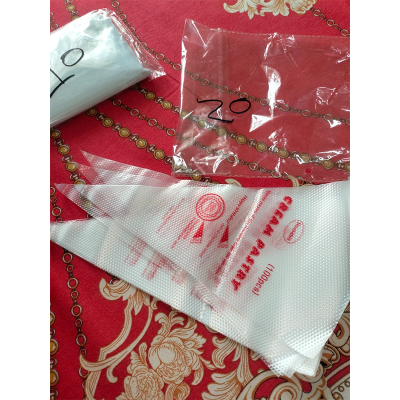 Picture of 20 Pcs Disposable Piping Bags for Cake Decorating - Strong PE Plastic Icing Bags