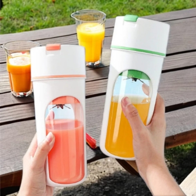 Picture of Thumbnail 1Thumbnail 2Thumbnail 3Portable Blender Rechargeable - Cordless Personal Small Blender 480Ml
