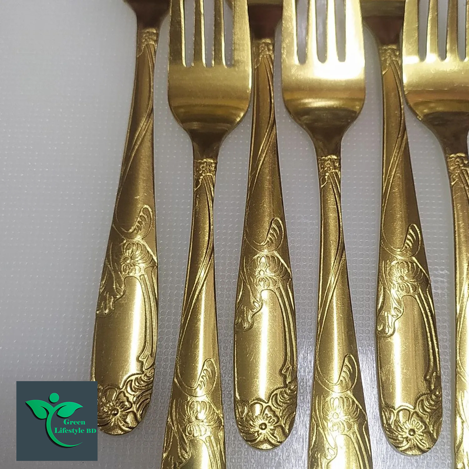 Picture of Stainless Steel Spoon Gold Color Cutlery 6pcs (6inch) Premium Quality. - Gold