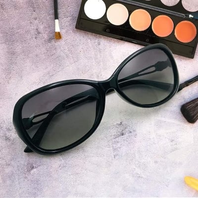 Picture of New Styles Fashionable Sunglass for women - Black