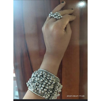 Picture of Girls stylish fashionable Design Bracelet - Silver