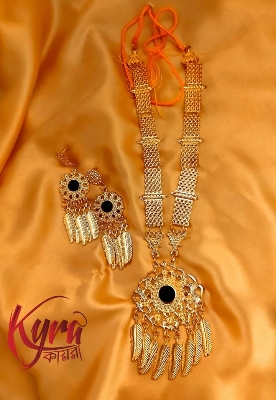 Picture of Wonderfully  Ladies Fashion Popular Crystal Necklace Heart Love Chain Necklaces & Pendants For Women 2022 Gifts Love Drift Bottles Necklace - Gold