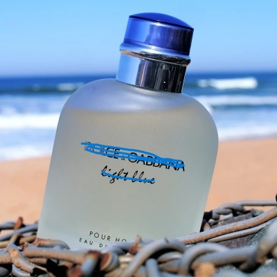 Picture of Inspired Perfume of Dolce & Gabbana Light Blue ()