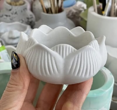 Picture of 01 piece Lotus shaped indoor planter White