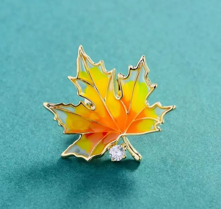 Picture of Large queen brooch for Women Gold